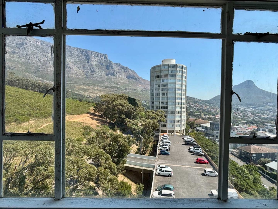 2 Bedroom Property for Sale in Vredehoek Western Cape